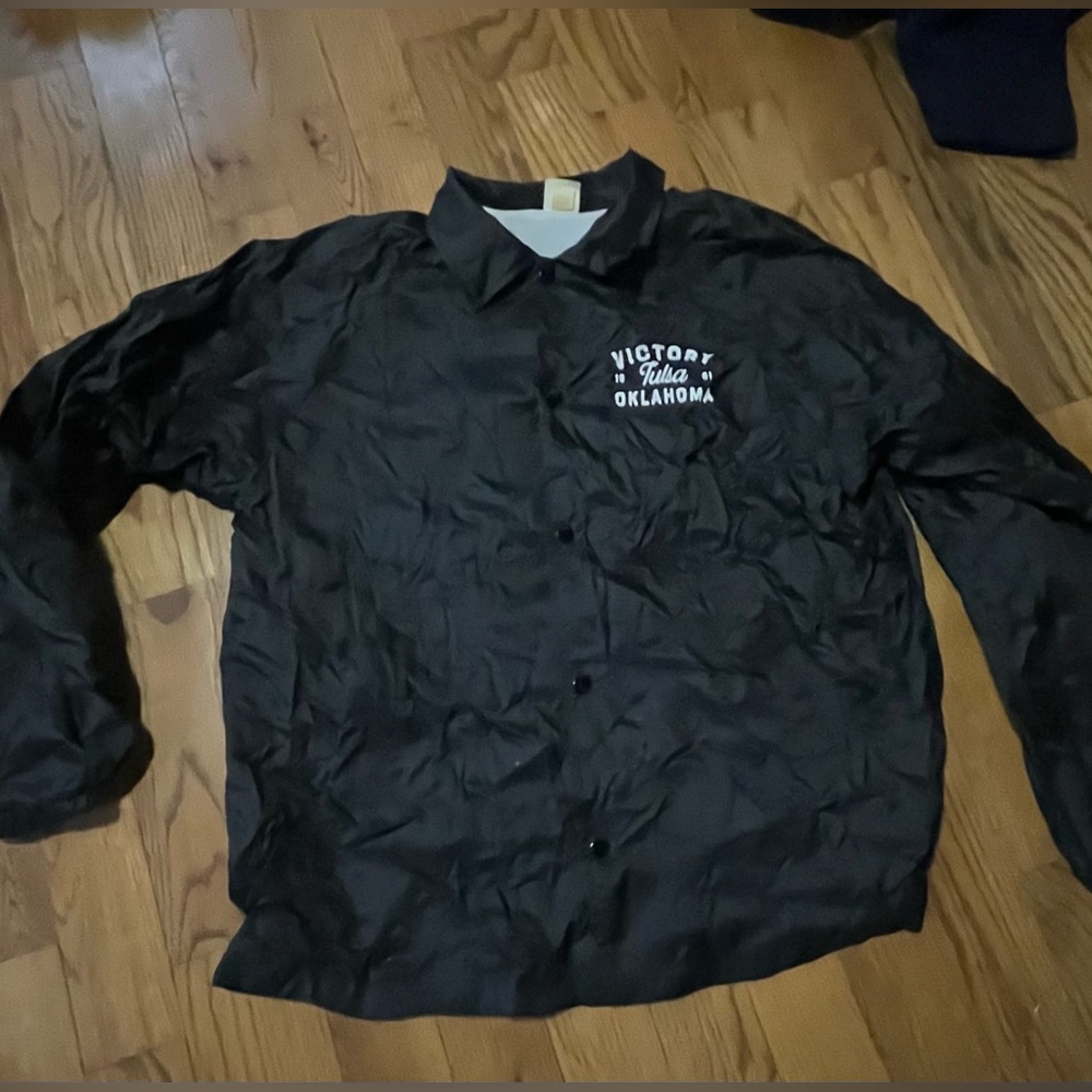 Vintage Victory Tulsa Oklahoma AUGUSTA Coach Jacket Nylon Print Black sz Large